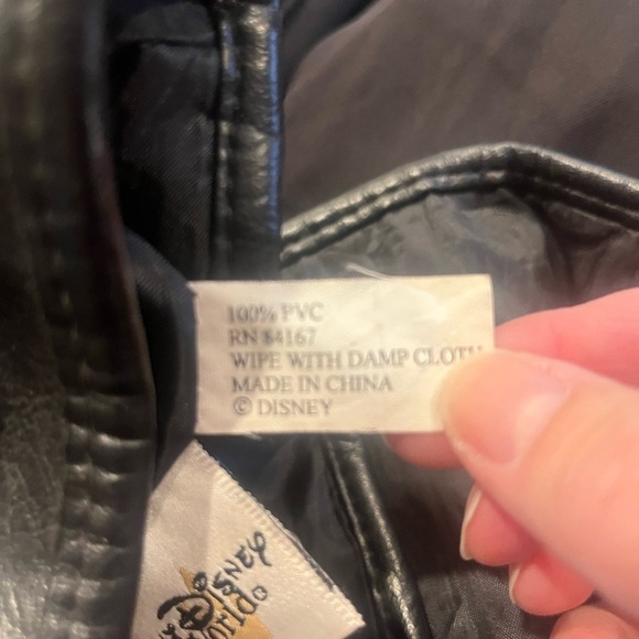 WALT DISNEY WORLD Black PVC Vintage 90's Embroidered Backpack - Picture 9 of 10